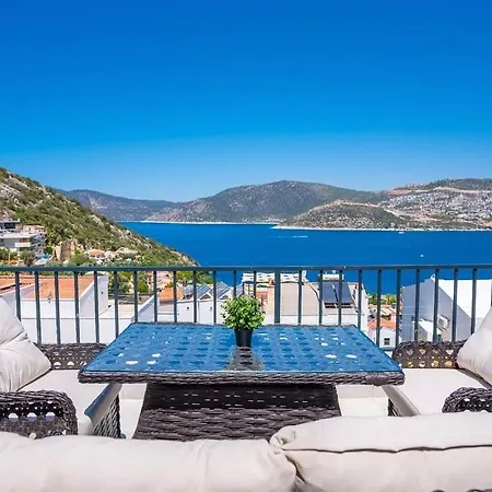Charming 4-bed In Magnificent View 4*