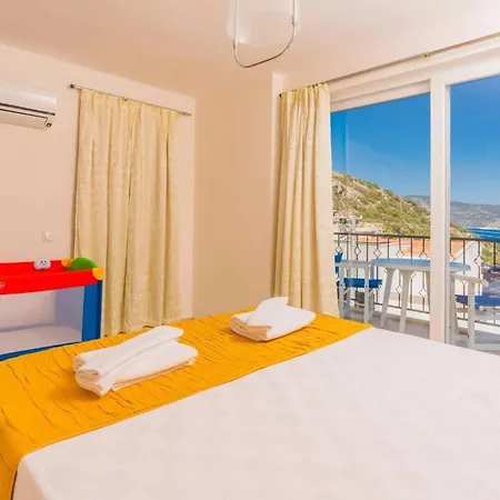Charming 4-bed In Magnificent View 4*