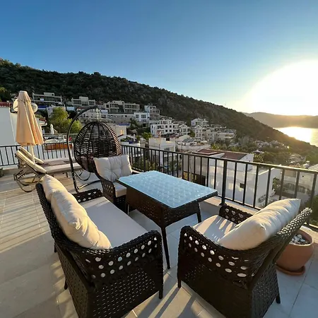Charming 4-bed In Magnificent View 4*